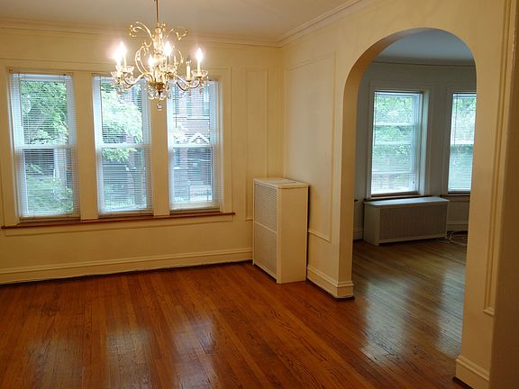 3rd image of 1434 W Thome Ave APT 2A