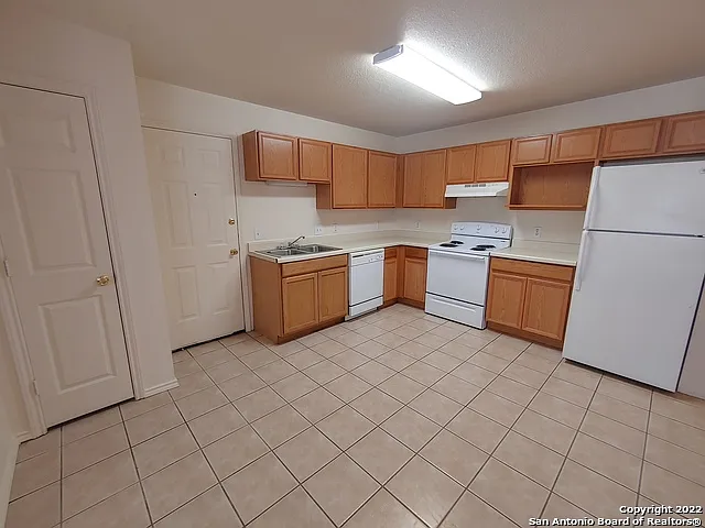 2 bed, 2.0 bath, 982 sqft, $1,225 — Photo 1