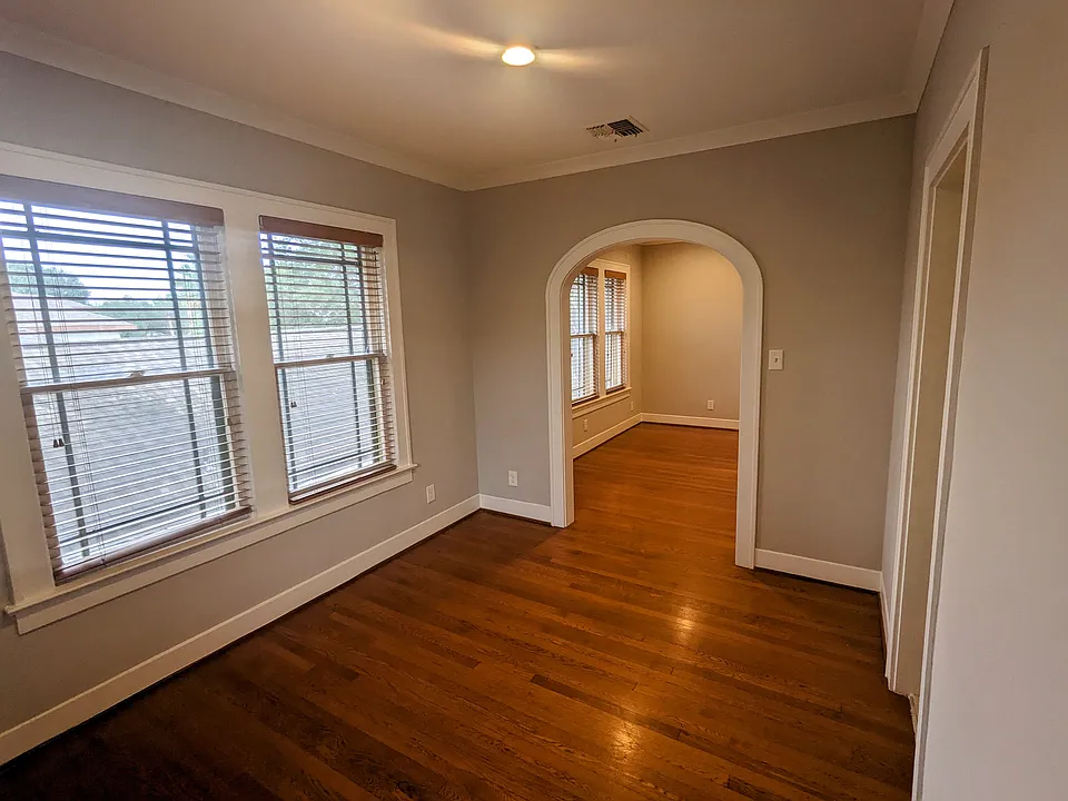 Dining room which is connected from the kitchen