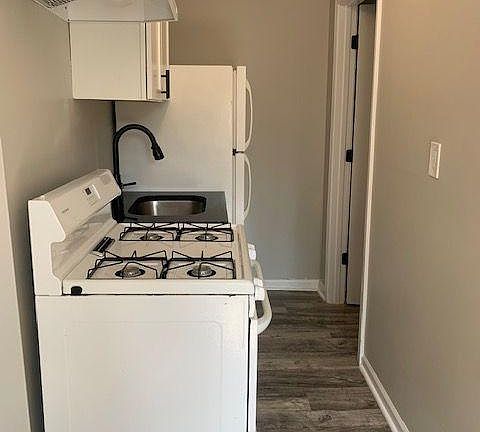 2nd image of 456-455 Locust St #1