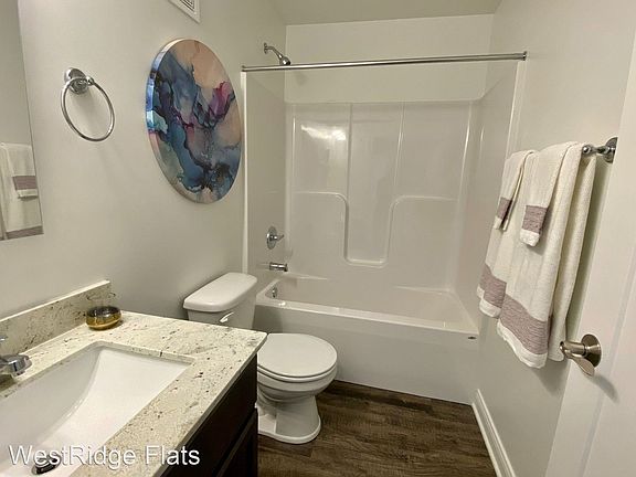 5th image of 2825 Elite Ln APT 303