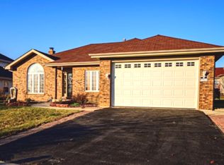 560 Bluebonnet Dr, Aurora, IL 60505