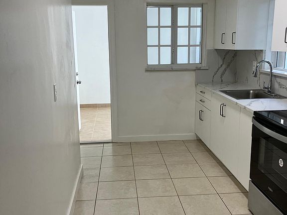 5th image of 3723 NW 11th Ave Floor 2