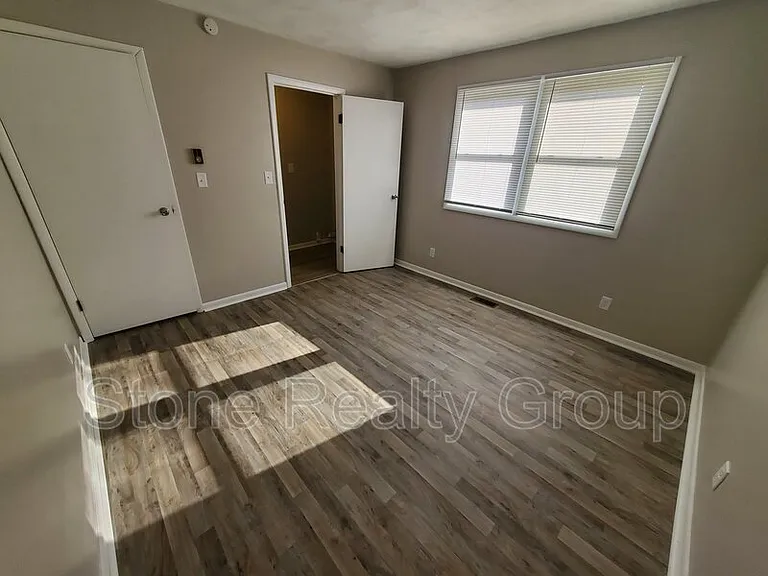 7927 E Lambert Ave — Photo 4