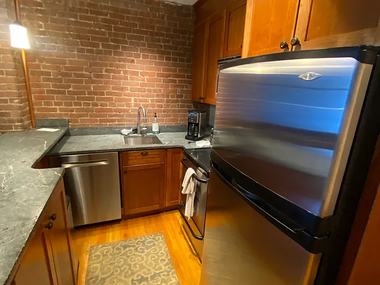 125 Beacon St #10 — Photo 6