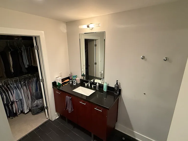 603 Davis St #807 — Photo 4