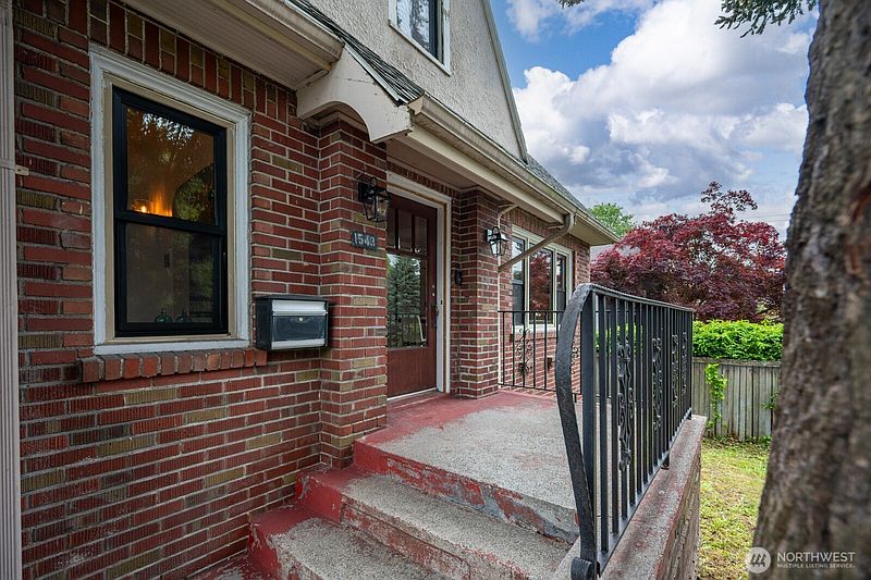 2nd image of 1543 31st Avenue S