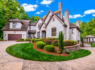 2053 Fitzhugh Ln, Matthews, NC 28104