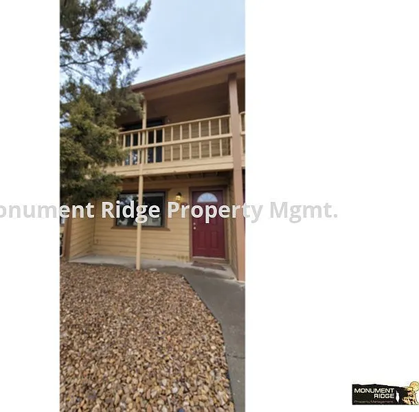 2 bed, 1.5 bath, 1060 sqft, $1,095 — Photo 2
