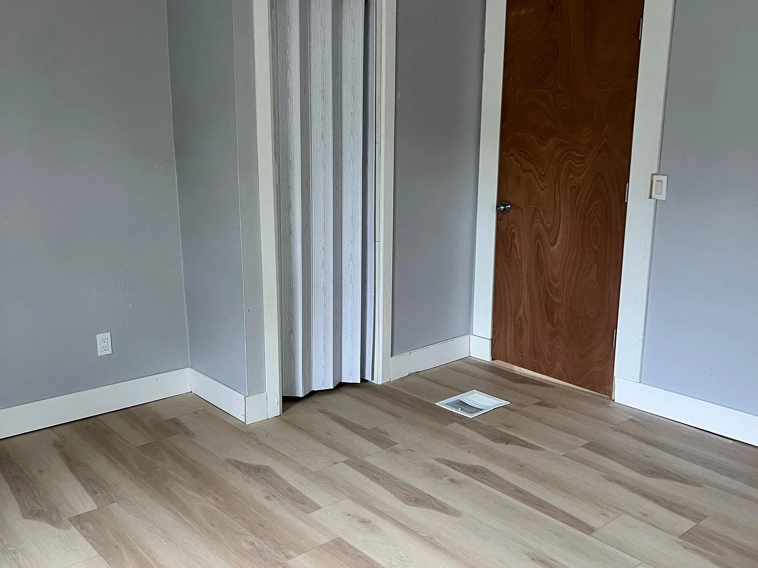 2 bed, 1000 sqft, $1,550 — Photo 3