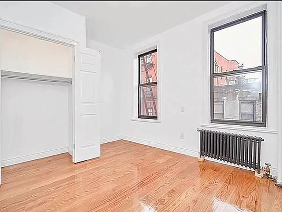 3rd image of 172 Mulberry St APT 5A