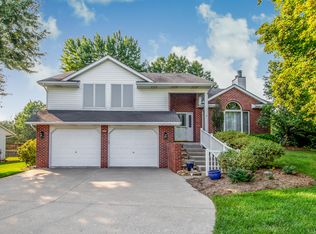 700 S Cedar Lake Dr, Columbia, MO 65203