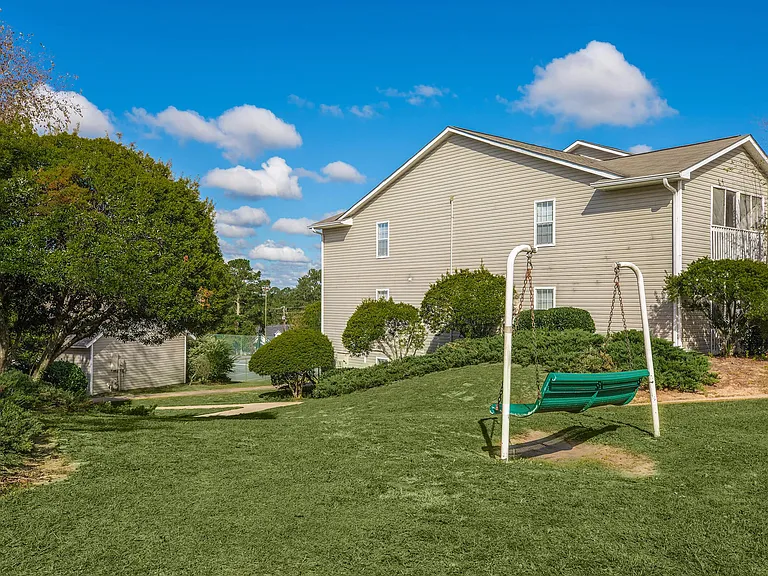 Arbors at Windsor Lake Apartments — Photo 26