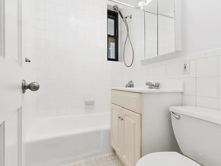 330 W 85th St #3D — Photo 5