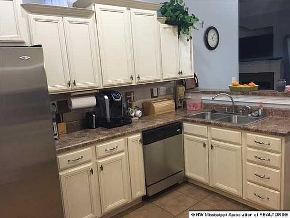 3rd image of 3753 Kenton Dr