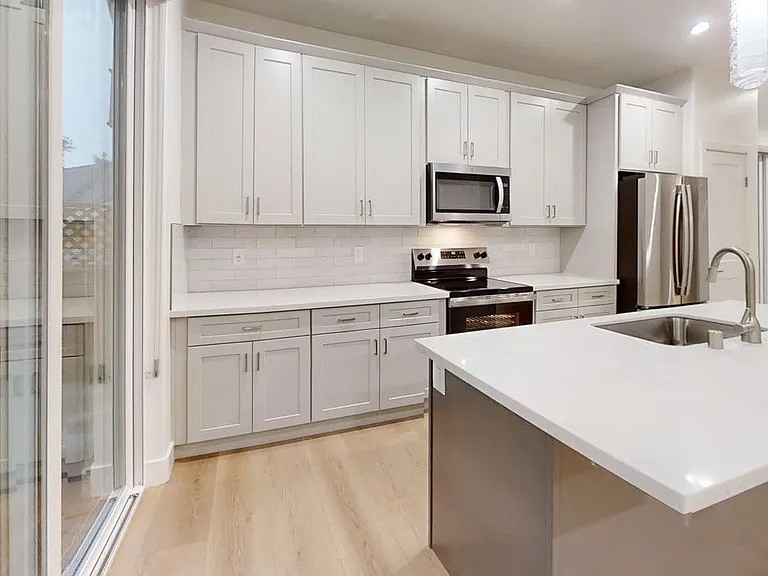 8404 Ascolano Ave — Photo 43