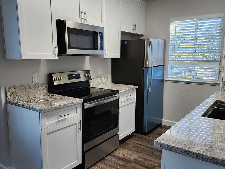 Sierra Ridge — Photo 128