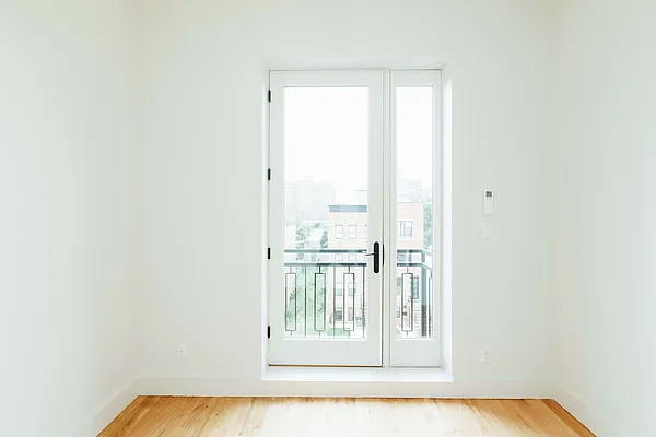 Rented by Nooklyn NYC LLC | media 40