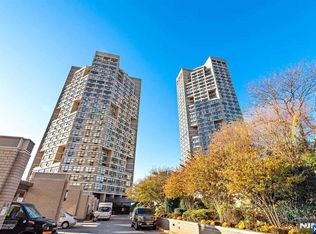 7002 Boulevard East APT 37F, Guttenberg, NJ 07093