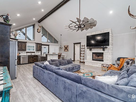 3rd image of 5252 Grey Wolf Ln