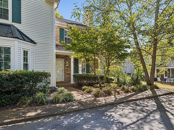 2nd image of 305 Chase Ct