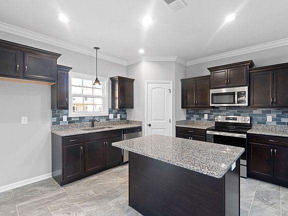 4th image of 255 Summerfield Lot 255