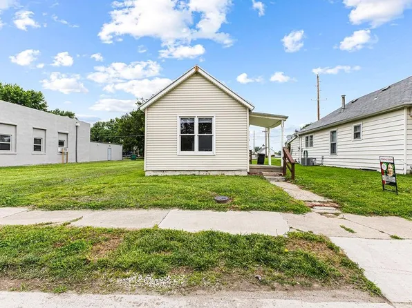 903 W Valley St, Saint Joseph, MO 64504