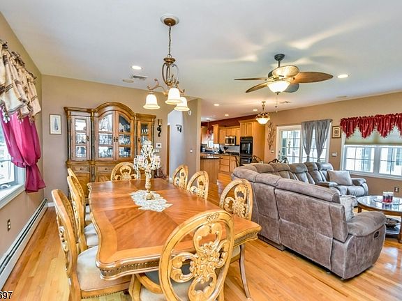 5th image of 37 Heather Hills Dr