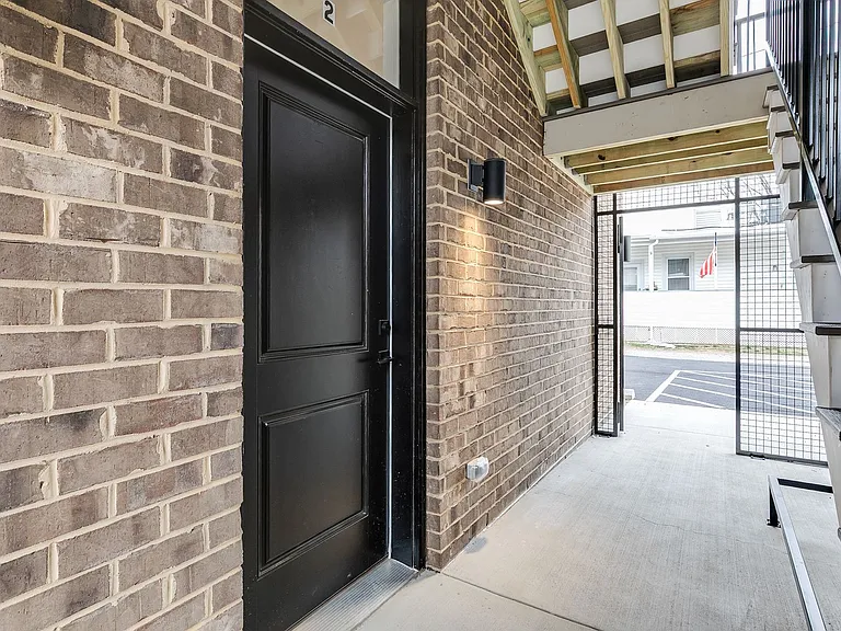 3308 E Marshall St — Photo 17