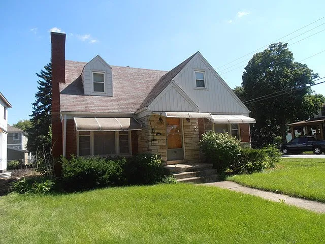 931 S Hillside Ave photo 1