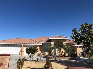 14055 Navajo Rd, Apple Valley, CA 92307