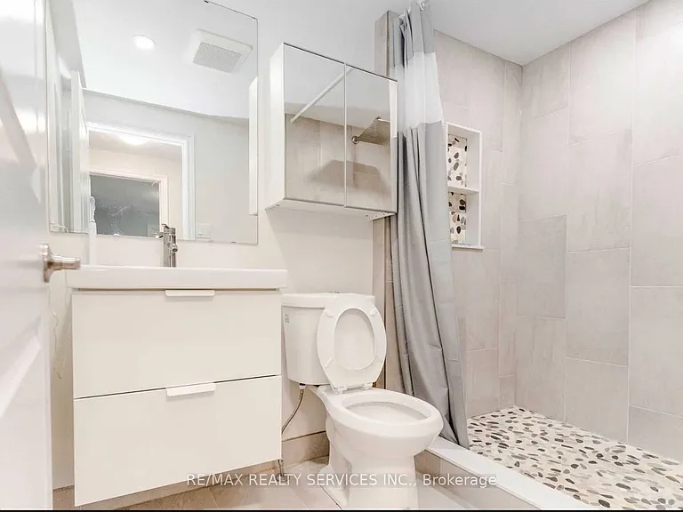 1100 Oxford St #137 — Photo 6