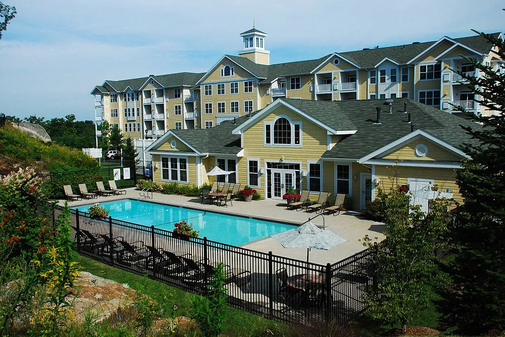 Lynnfield Commons — Photo 3