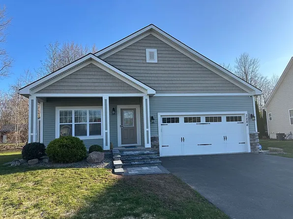 3284 Twilight Ct, Baldwinsville, NY 13027