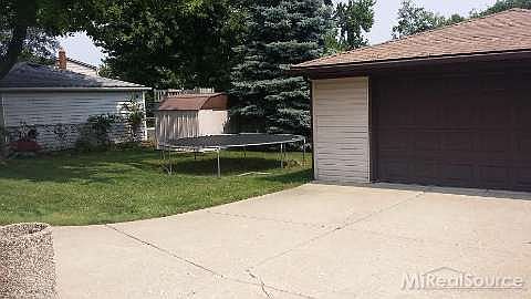 3rd image of 43902 Leonardo Dr