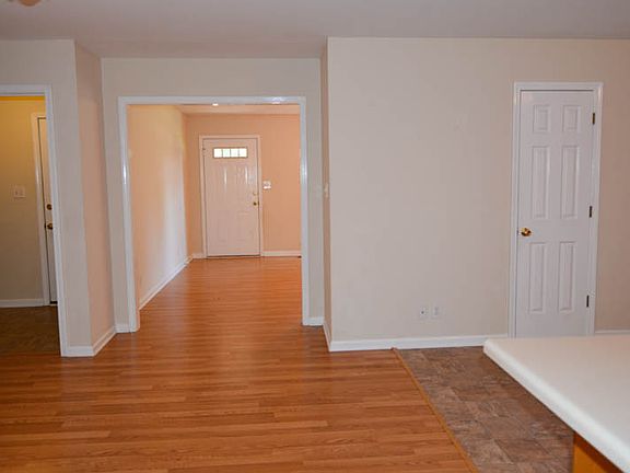 3rd image of 1153 Connemara Way