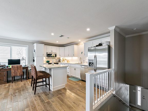 5th image of 1410 Lotus Dr