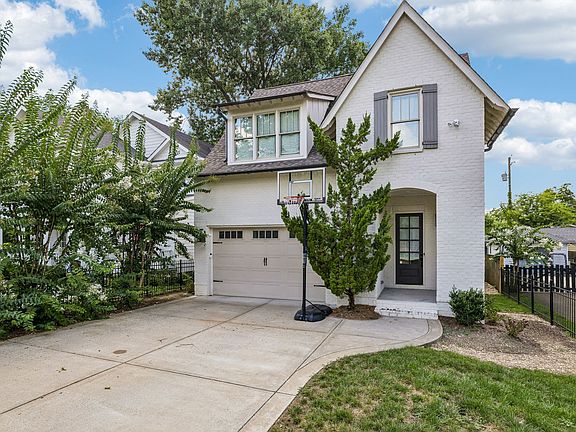 2nd image of 124B Lincoln Ct