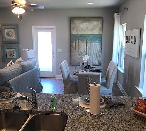 3rd image of 112 Fox Glove Ln