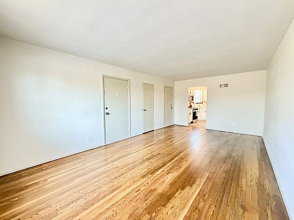 4th image of 7180 Jamieson Ave #1E