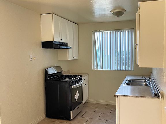5th image of 4830 Canoga St APT A