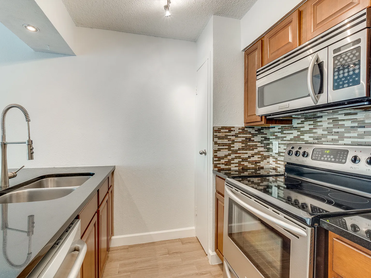 1 bed, 665 sqft, $1,250 — Photo 2