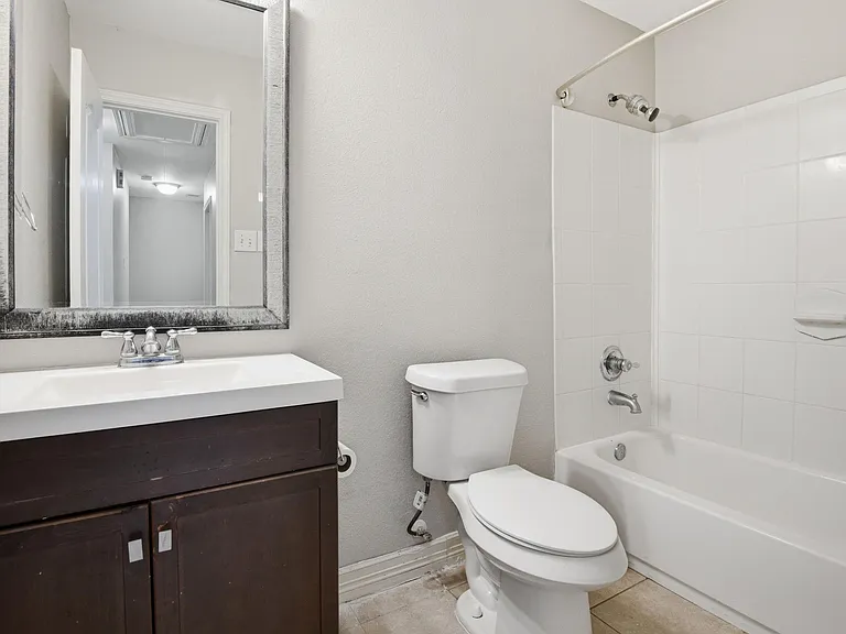 16019 Summerville Lake Dr — Photo 15