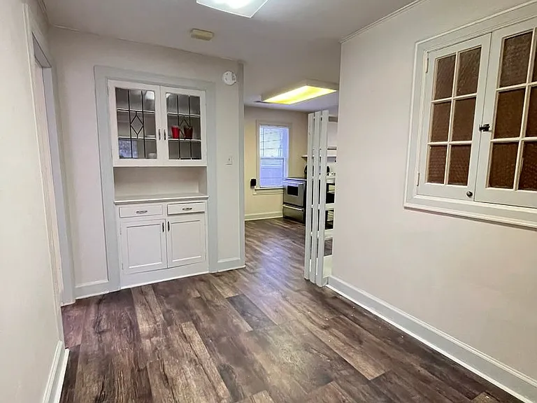 2115 N Linn Ave — Photo 4