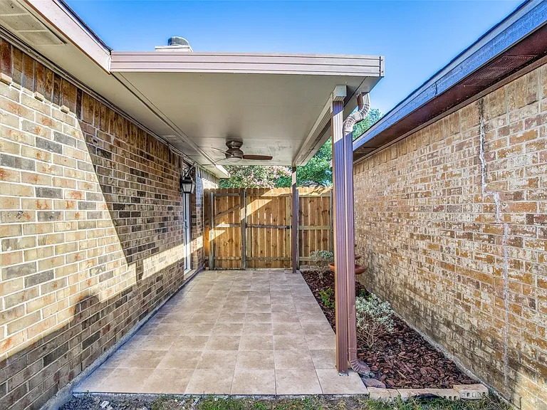 1736 Wheat Field Dr — Photo 23