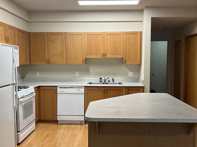 510 6th Ave S #702 — Photo 2