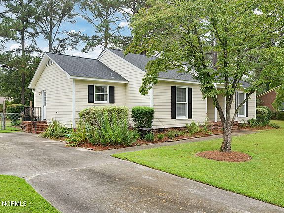 2nd image of 400 Harell Street