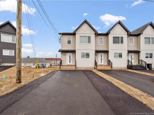 193 Ernest, Dieppe, NB E1A 4T3