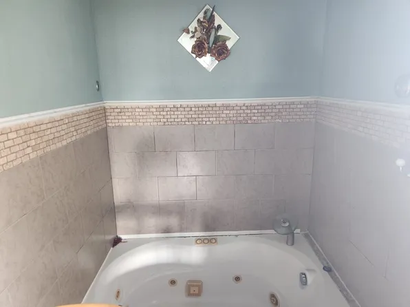 14 Robert St, Paterson, NJ 07503
