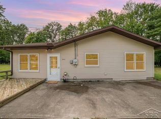 2853 W Huckleberry Rd, Sanford, MI 48657